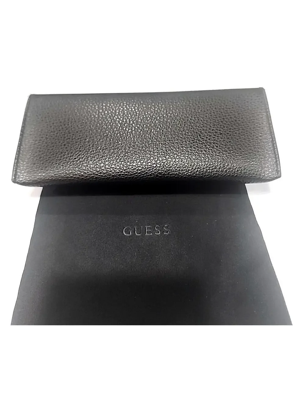 Guess Large Black Faux Leather Soft Case w Cloth - Picture 3 of 3
